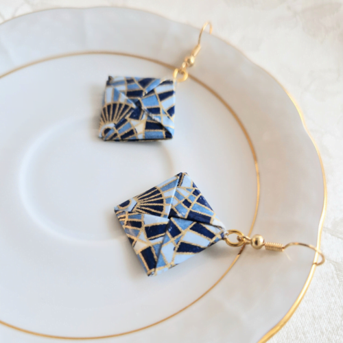 Boucles d’oreilles carrées géométriques