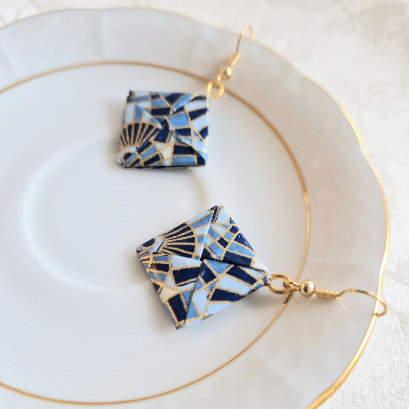 Boucles d’oreilles carrées géométriques