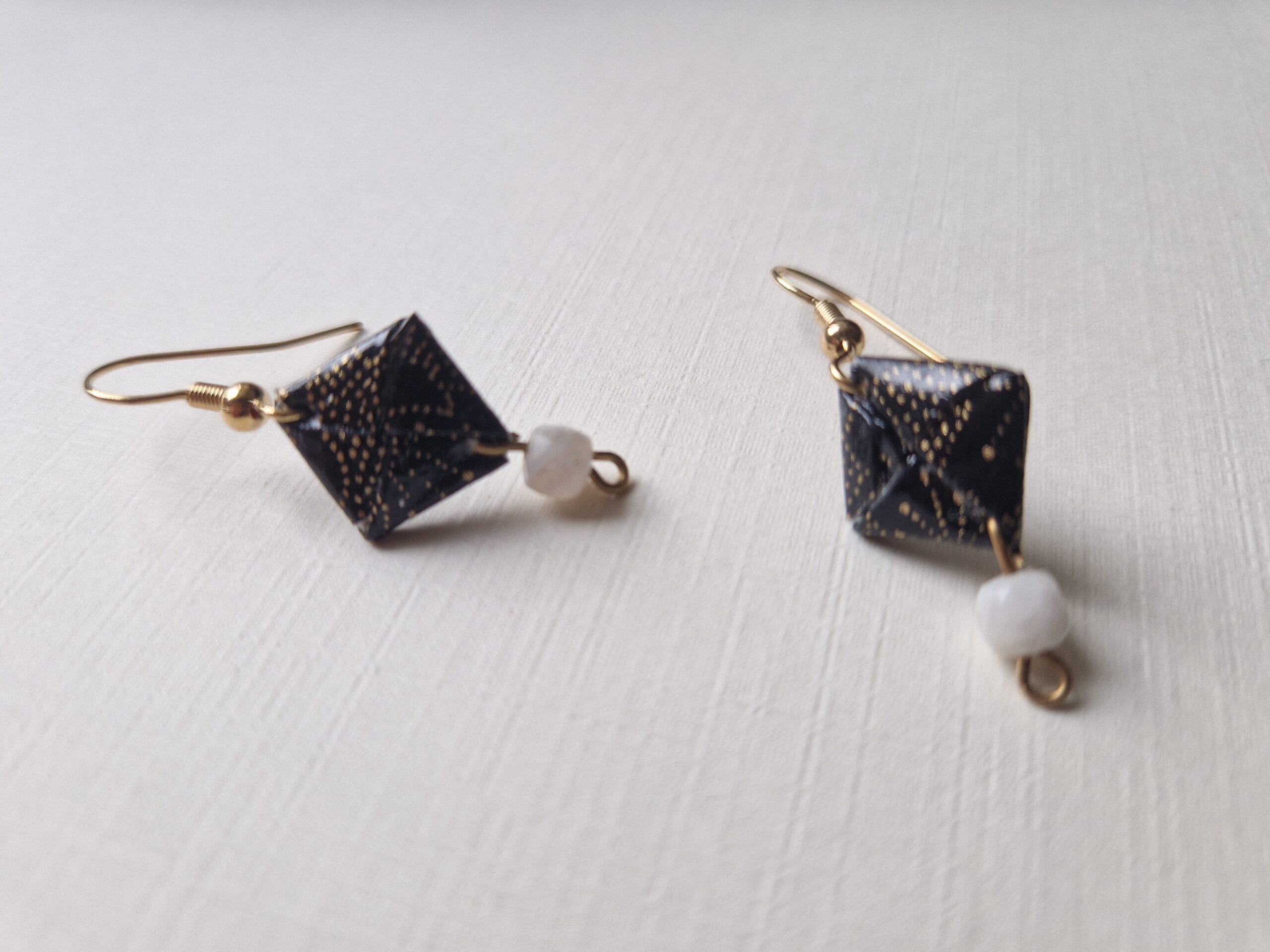 20240429_185926 bijoux carré pierre de lune