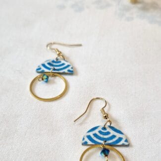 boucles originales bleu motif vague