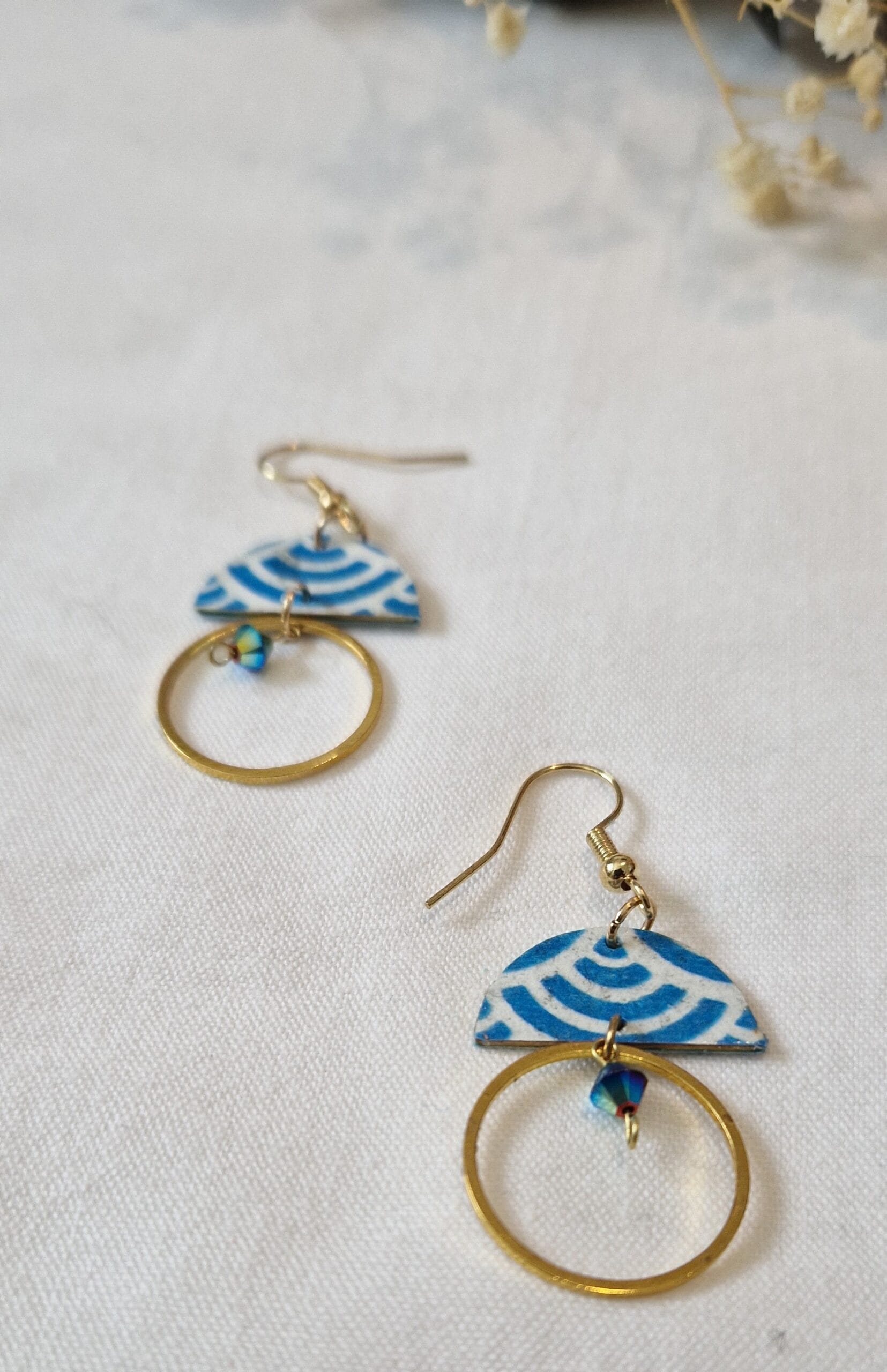 boucles originales bleu motif vague