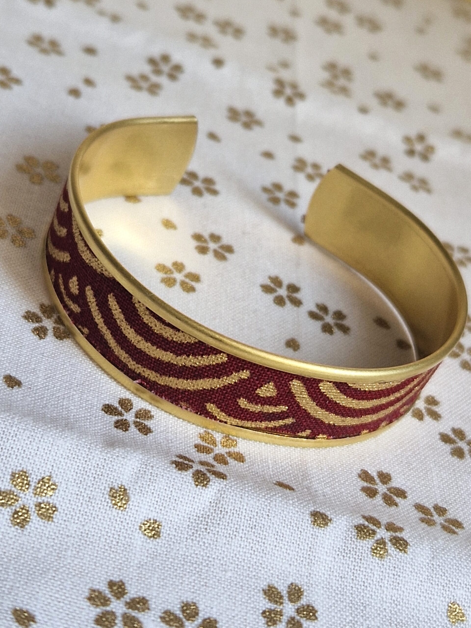 bracelet jonc réglable motif rouge japonais