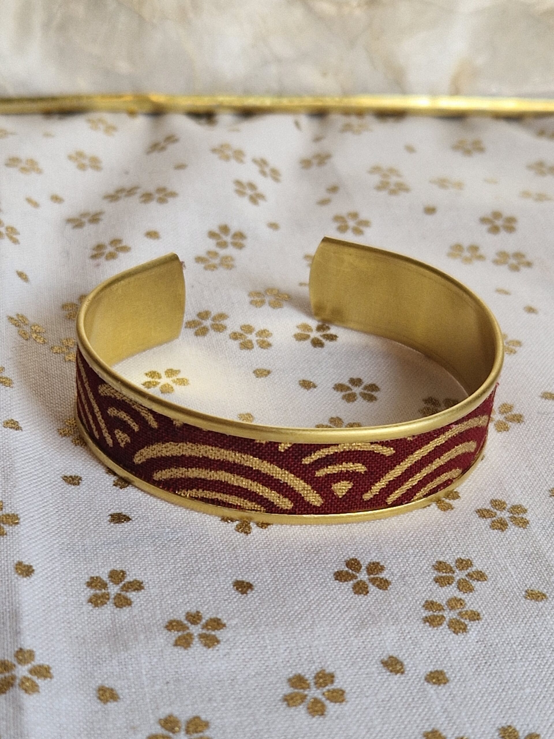 bracelet jonc réglable motif rouge japonais