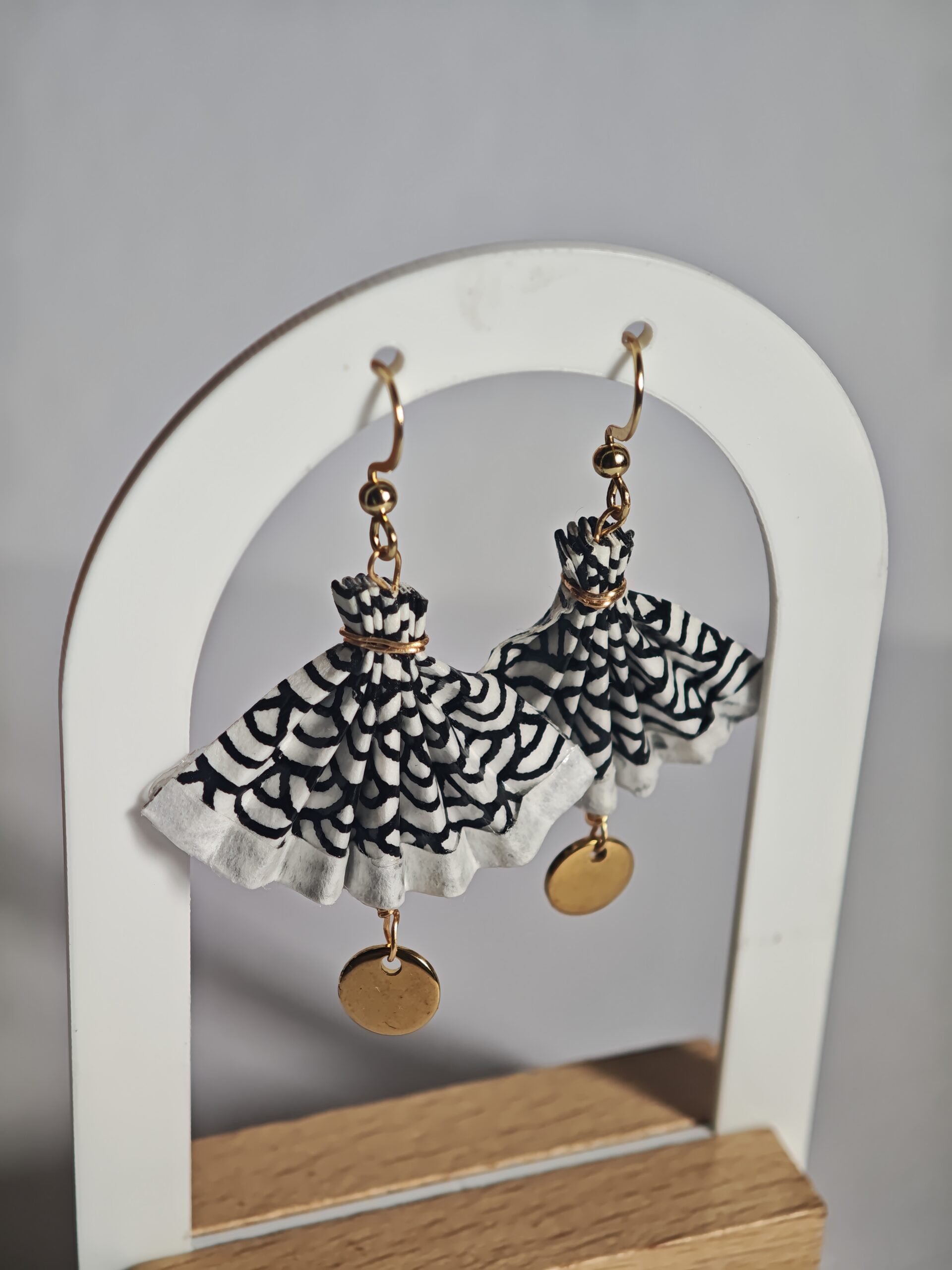 Boucles d’oreilles éventail en origami faites main en papier japonais washi, bijoux artisanaux légers inspirés du Japon