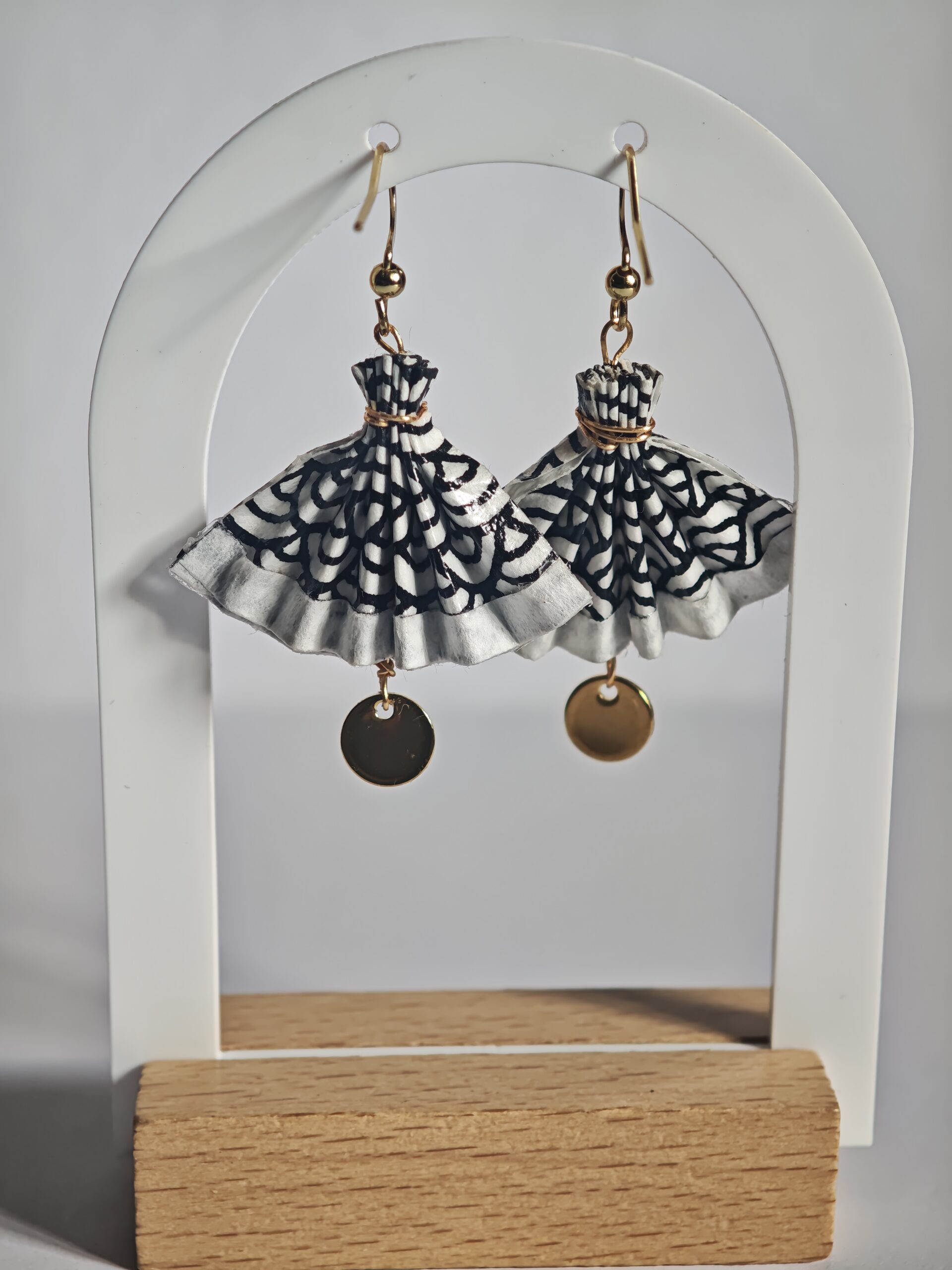 Boucles d’oreilles éventail en origami faites main en papier japonais washi, bijoux artisanaux légers inspirés du Japon